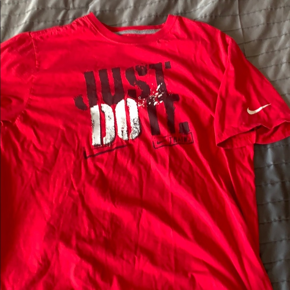 Men’s Nike Shirt
